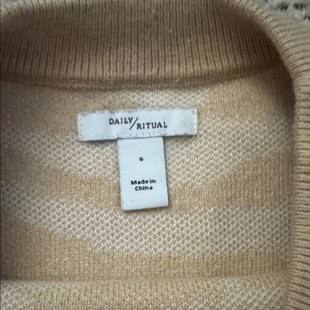 Daily Ritual Zebra Print Sweater Beige Cream Small Cozy Knit - Picture 2 of 3